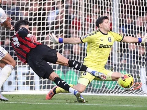 Martinez trổ tài cứu Villa thoát thua trước Bournemouth