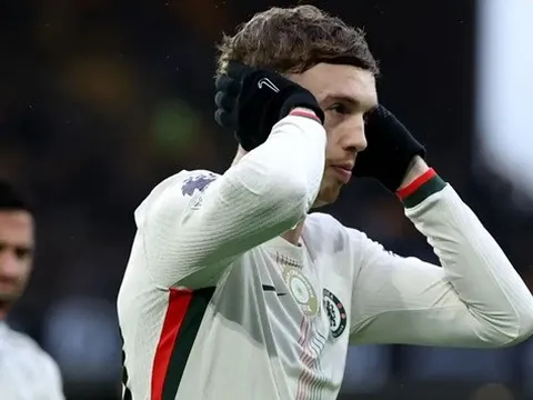 Palmer bịt tai ăn mừng đáp trả tin đồn đến Man Utd