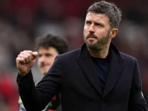 Carrick từ chối nhận công sau khi giúp Man Utd hạ Tottenham