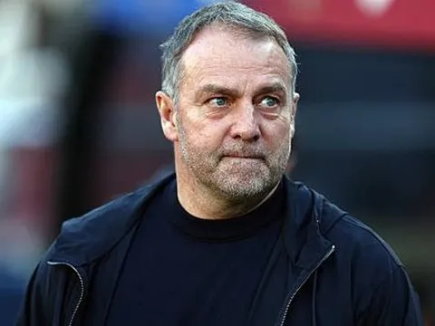 Flick chỉnh đốn dàn sao Barca sau hiệp một chậm chạp