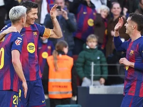 Dani Olmo là chiếc la bàn trong tay Hansi Flick