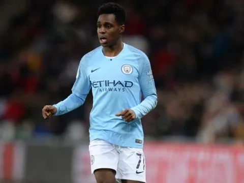 Frimpong hé lộ lý do phải rời Man City vì Pep