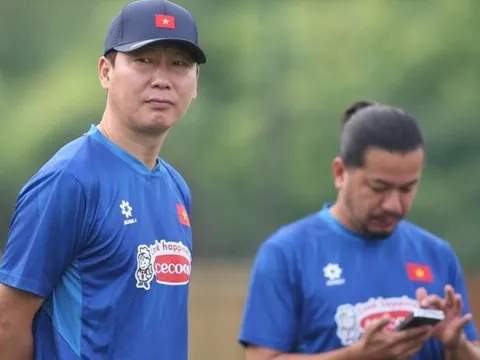 Bài toán hóc búa của HLV Kim Sang-sik trước trận gặp Malaysia
