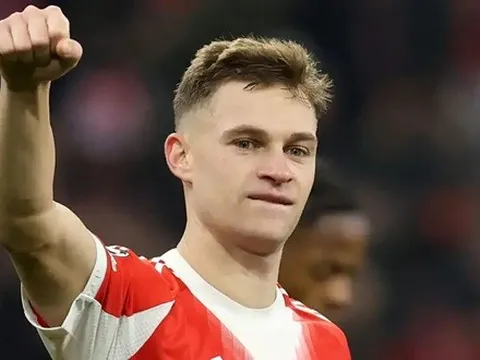 Kimmich đón sinh nhật bằng kỷ lục chạm bóng châu Âu