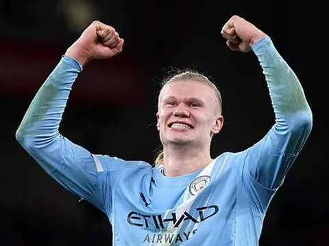 Haaland chỉ cần 22 lần chạm bóng để đánh sập Anfield