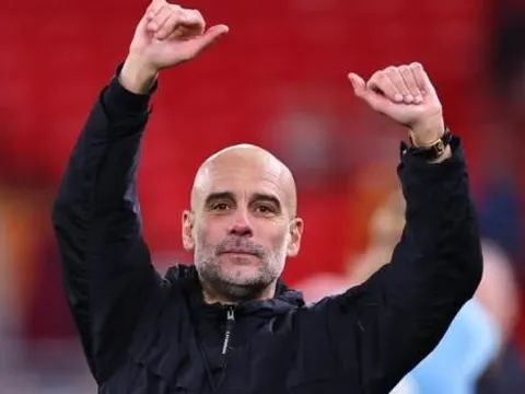 Neville tin Man City vừa cứu vãn cuộc đua vô địch