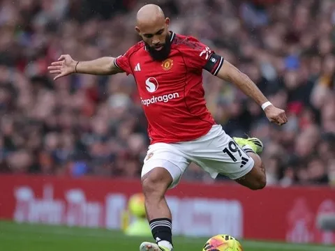 Carrick và bài toán thoát khỏi cái bóng của Solskjaer