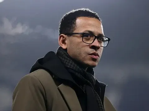 Rosenior lý giải chuyện xoay tua đội hình Chelsea