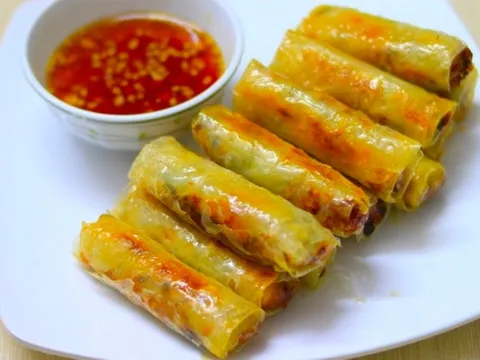 Cách làm chả ram bắp siêu đơn giản cho Tết, vàng ươm, vỏ ngoài giòn rụm, nhìn là muốn ăn