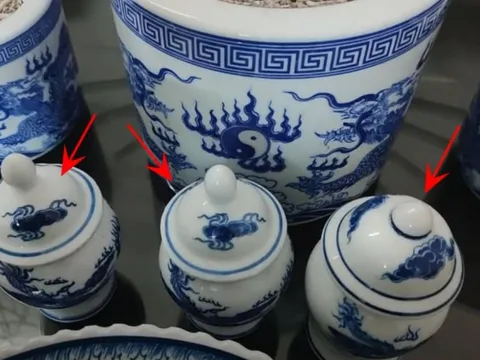 Vị trí đặt 3 hũ gạo, muối, nước trên bàn thờ để cả năm no đủ, tiền vào không ngừng