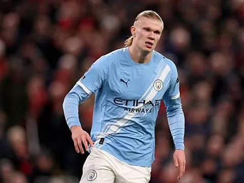 Phá dớp Anfield, Haaland gửi chiến thư đến Arsenal