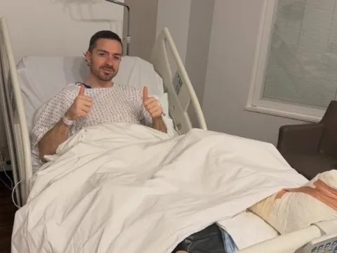 Grealish báo tin sau ca mổ, hẹn ngày tái xuất