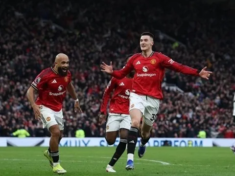 Sesko đá chính là chìa khóa để Carrick giải mã West Ham