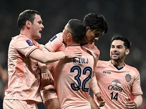 Buriram United nhấn chìm Chengdu ngay tại Trung Quốc