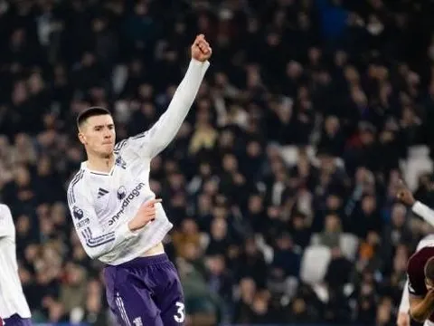 Sesko ghi bàn tinh tế phút 96, Man Utd thoát thua West Ham