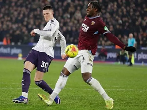 Carrick nức nở khen Sesko sau bàn thắng cứu rỗi MU