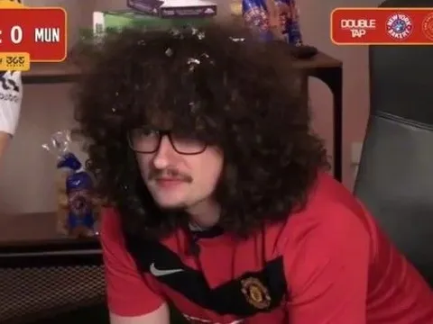 Fan M.U nuôi tóc 493 ngày ngậm ngùi 'làm lại từ đầu'