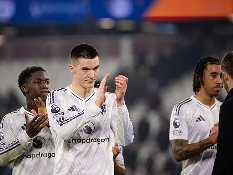 Sesko tỏa sáng phơi bày sai lầm của Carrick