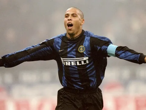 Bản tình ca dang dở của Người ngoài hành tinh Ronaldo