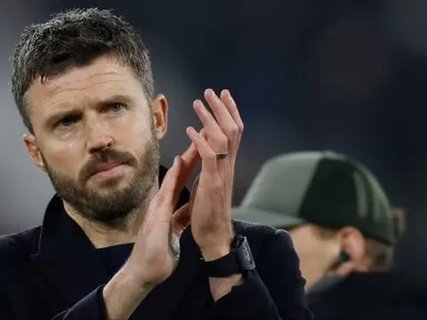 Carrick cần tàn nhẫn đẩy Mbeumo lên ghế dự bị