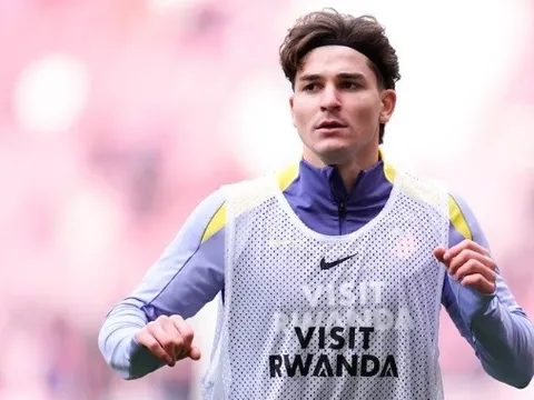 Chelsea vượt mặt Arsenal trong vụ chuyển nhượng Julian Alvarez