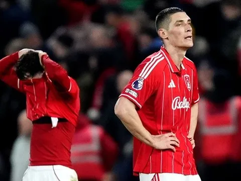 Forest phung phí 35 cú sút, Dyche đối diện án trảm