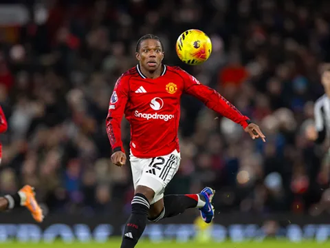 Sunderland nhắm chiêu mộ Malacia miễn phí