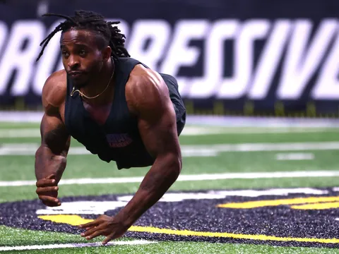 Zion Clark, võ sĩ không chân, phản pháo Valter Walker: 'Tôi không thấy anh ta có gì đáng cười'