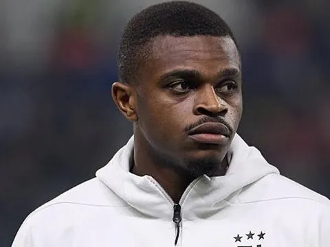 Sự đa năng của Kalulu giúp Man Utd biến ảo hệ thống phòng ngự