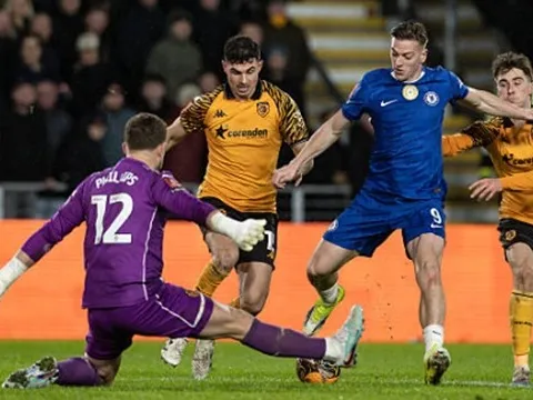 Liam Delap thừa nhận ngớ ngẩn sau pha ăn mừng hụt ở FA Cup