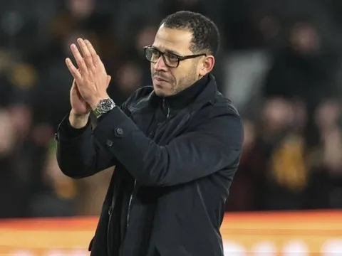 Rosenior hụt hẫng vì pha bỏ lỡ khó tin của Estevao