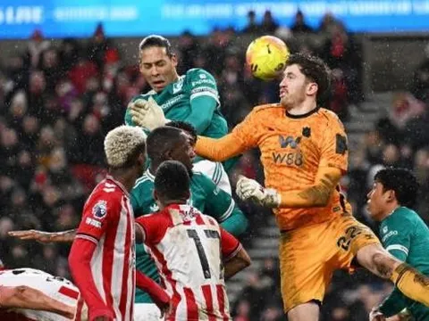 Arne Slot biến phạt góc thành vũ khí lợi hại của Liverpool