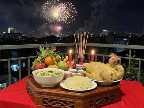 Văn khấn cúng giao thừa Tết Bính Ngọ 2026: Chi tiết văn khấn cho lễ cúng trong nhà và ngoài trời