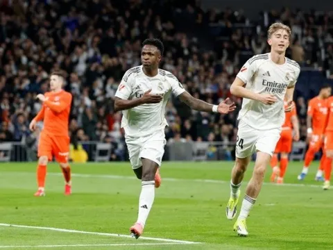 Vinicius lập cú đúp, Real vượt mặt Barca chiếm ngôi đầu La Liga