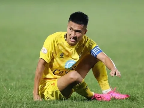 Đội trưởng Thanh Hóa xúc động trước tình cảm của người hâm mộ