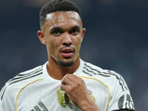 HLV Arbeloa ngả mũ trước đẳng cấp của Alexander-Arnold