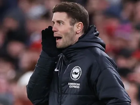 Fabian Hurzeler nổi giận vì quả phạt đền của Salah tại Anfield