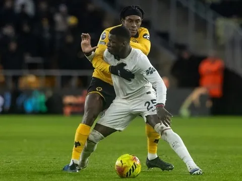 Valencia ngả mũ thán phục tài năng của Moises Caicedo