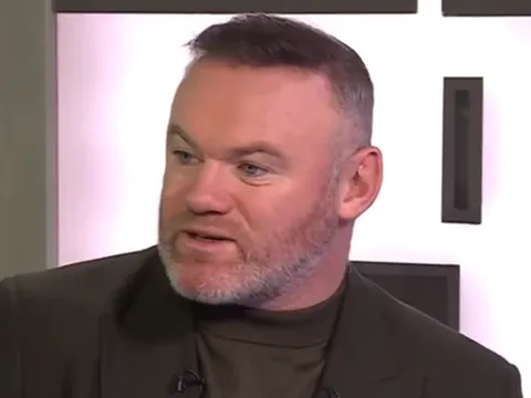 Rooney sốc trước quyết định tồi tệ nhất lịch sử