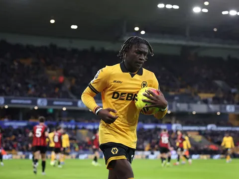 MU tranh Mateus Mane 50 triệu bảng với Liverpool