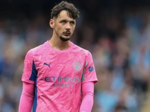 Aston Villa nhắm sao Man City để thay thế Emi Martinez