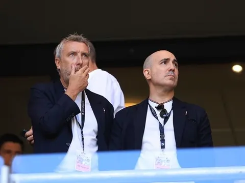 MU chớ bỏ quên Chido Obi khi mải mê mua sắm