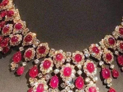 Trắc nghiệm tâm lý: Có tiền bạn sẽ mua trang sức nào? Hé lộ tính cách & vận mệnh