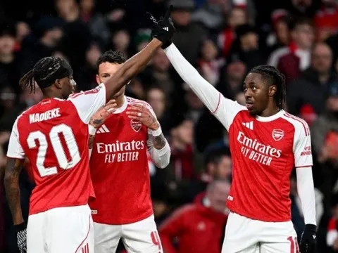 Chấm điểm Arsenal: Eze thăng hoa; Madueke chơi ấn tượng