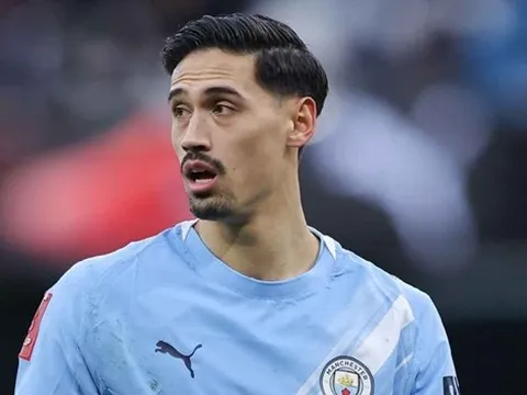 Reijnders khẳng định Man City đang ráo riết bám đuổi Arsenal