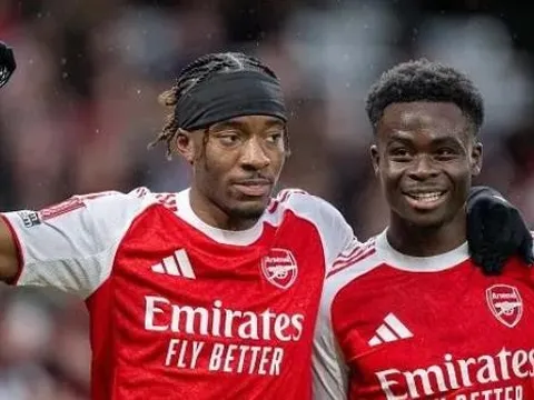 Hargreaves tin Arsenal đủ sức giành cú ăn bốn lịch sử