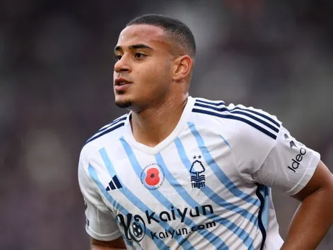 Chelsea và Liverpool đại chiến vì "đá tảng" Nottingham Forest