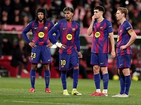 Barca dâng ngôi đầu cho Real sau trận thua ngược Girona