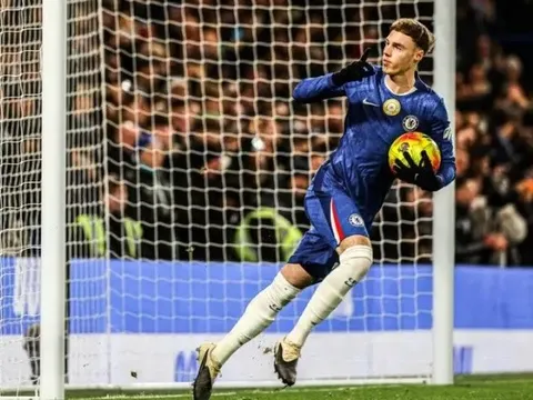 Bản lĩnh băng giá giúp Cole Palmer trở thành vua phạt đền