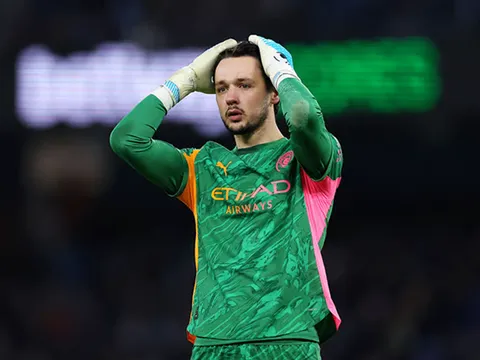 Newcastle rộng cửa đón James Trafford từ Man City